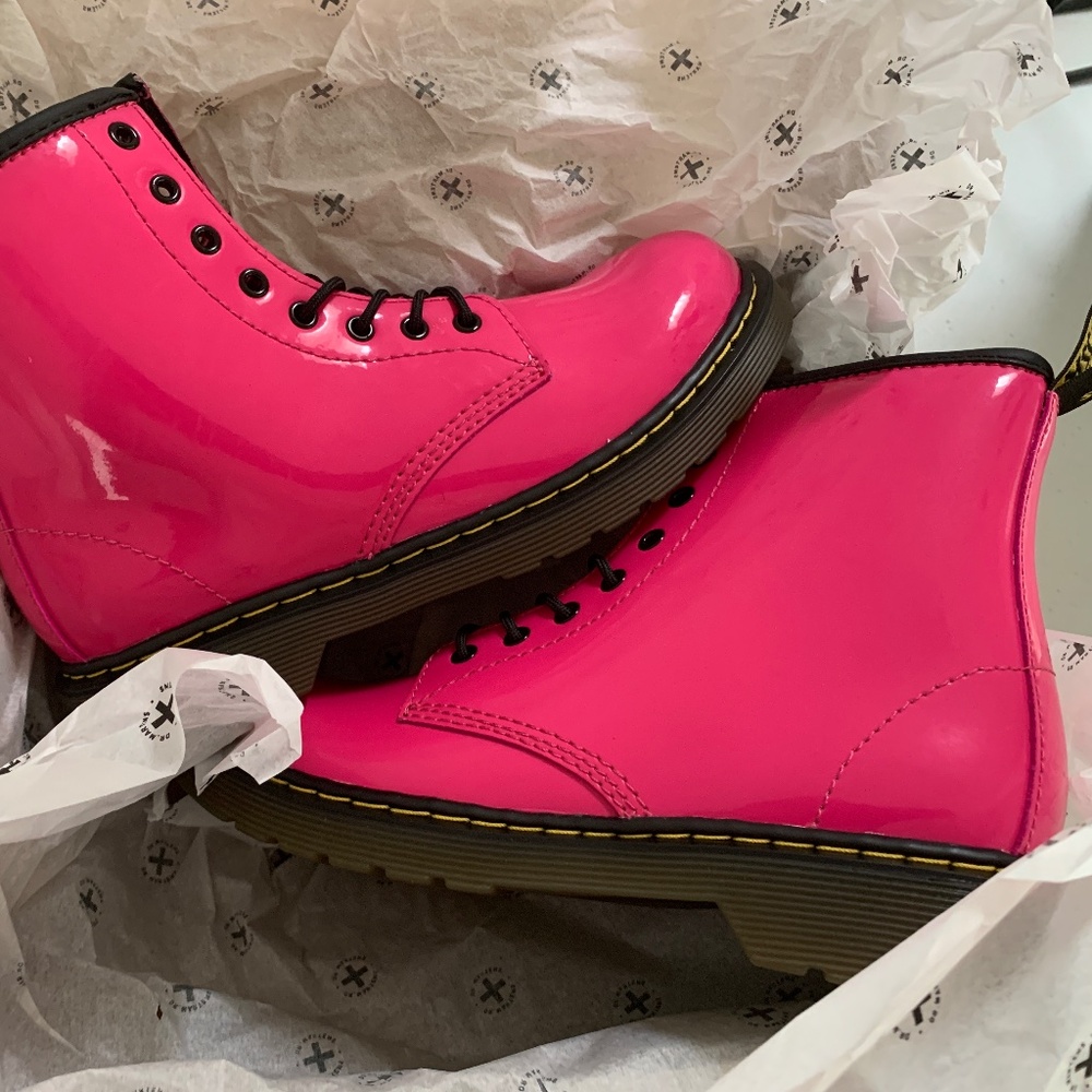 DR MARTENS DELANEY HOT PINK PATENT LAMPER BOOTS JUNIOR GIRLS *NEW IN BOX SIZE 3